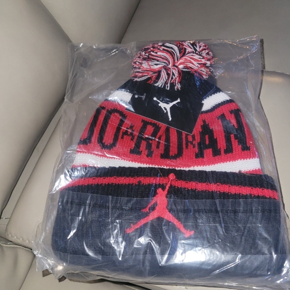 WINTER HATS - Picture 3 of 16